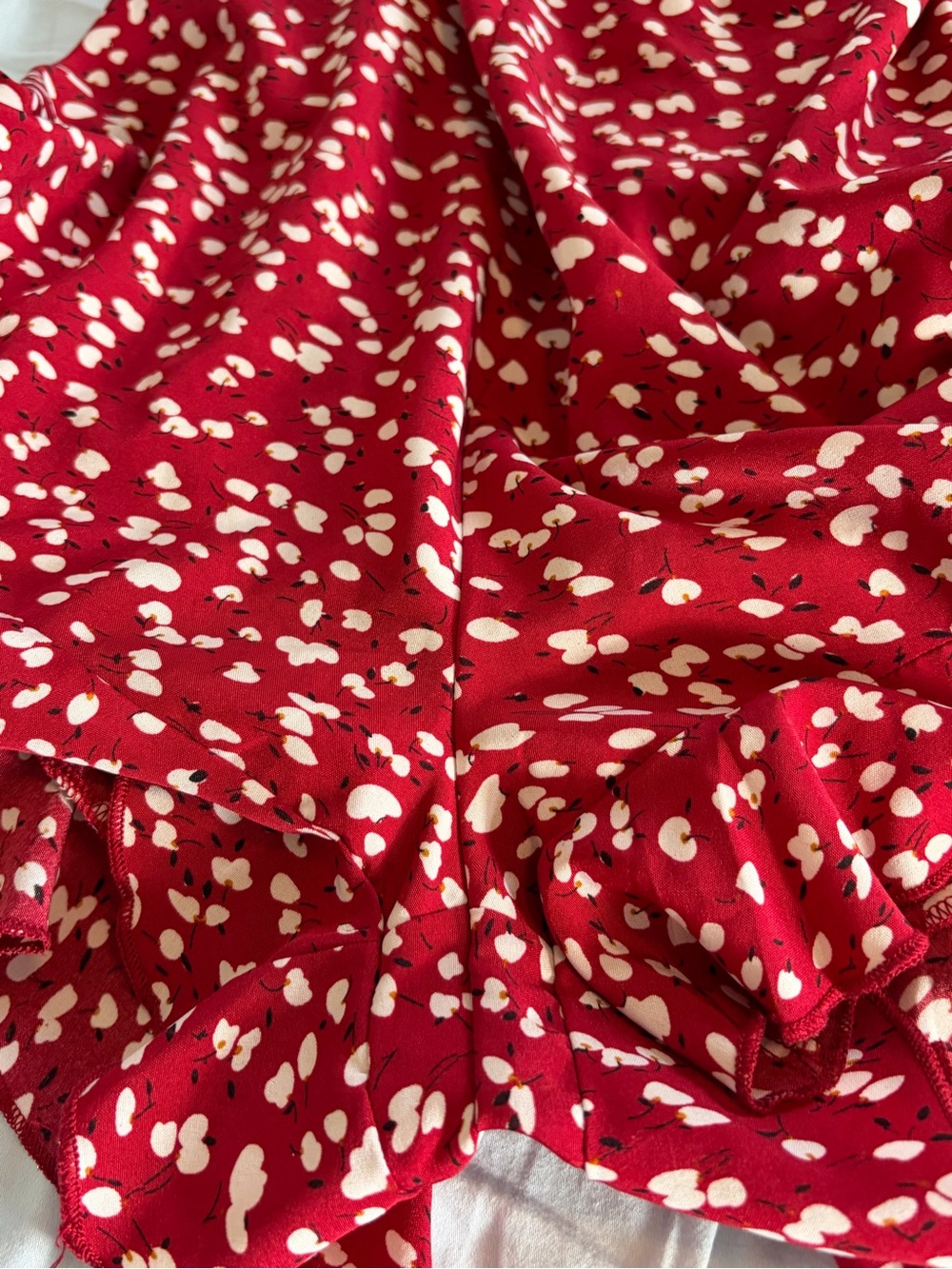 SHEIN Red Halter V-Neck Printed Romper ties around the neck - Picture 7 of 8